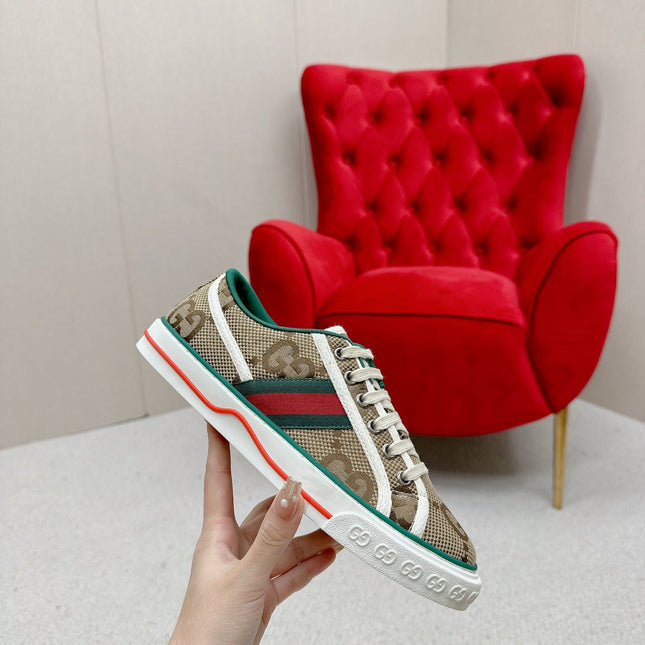 GUCCI 26S LOW TOP SNEAKERS IN BROWN CANVAS STYLE 23
