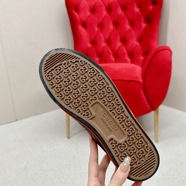 GUCCI 26S LOW TOP SNEAKERS IN BLACK CANVAS STYLE 22