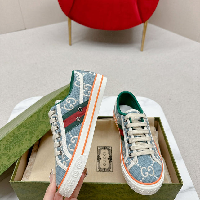 GUCCI 26S LOW TOP SNEAKERS IN LIGHT BLUE CANVAS STYLE 12
