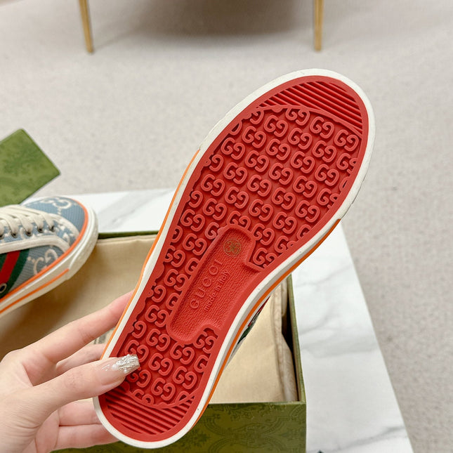 GUCCI 26S LOW TOP SNEAKERS IN LIGHT BLUE CANVAS STYLE 12