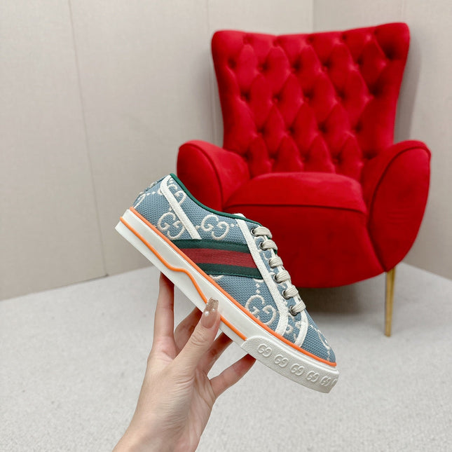 GUCCI 26S LOW TOP SNEAKERS IN LIGHT BLUE CANVAS STYLE 12