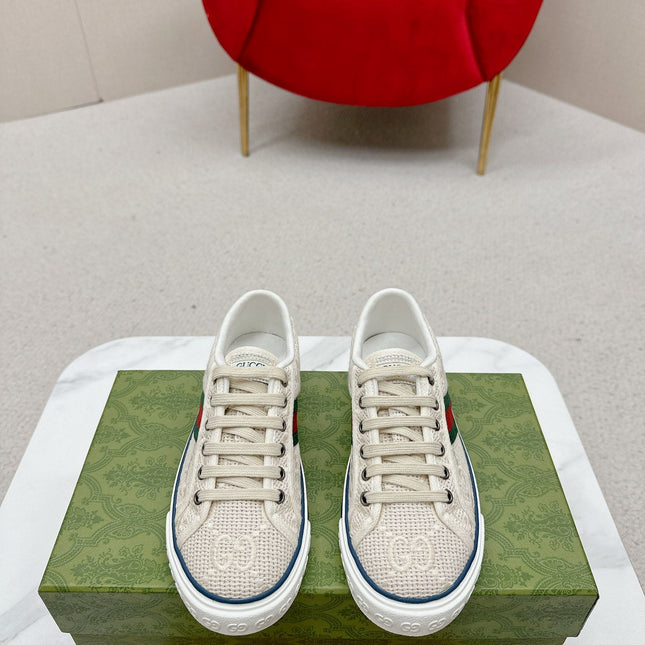 GUCCI 26S LOW TOP SNEAKERS IN IVORY WHITE CANVAS STYLE 08