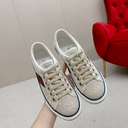 GUCCI 26S LOW TOP SNEAKERS IN IVORY WHITE CANVAS STYLE 08
