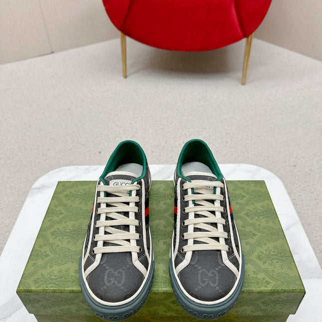 GUCCI 26S LOW TOP SNEAKERS IN DARK GREY CANVAS STYLE 20
