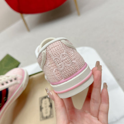 GUCCI 26S LOW TOP SNEAKERS IN LIGHT PINK CANVAS STYLE 09