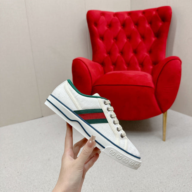 GUCCI 26S LOW TOP SNEAKERS IN WHITE CANVAS STYLE 10