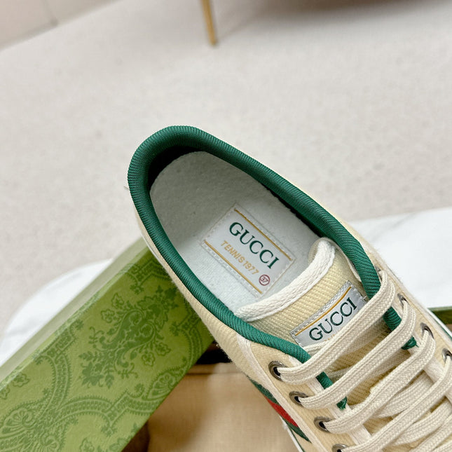 GUCCI 26S LOW TOP SNEAKERS IN LIGHT YELLOW CANVAS STYLE 14