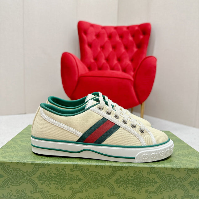 GUCCI 26S LOW TOP SNEAKERS IN LIGHT YELLOW CANVAS STYLE 14