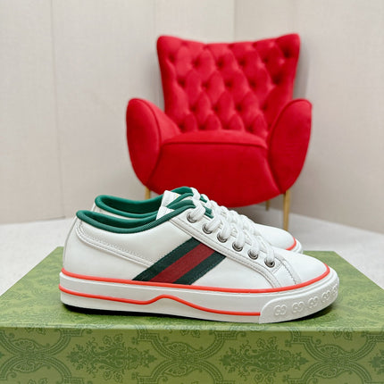 GUCCI 26S LOW TOP SNEAKERS IN WHITE CALFSKIN STYLE 18