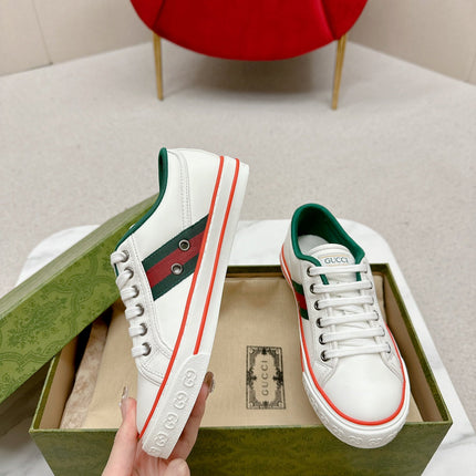 GUCCI 26S LOW TOP SNEAKERS IN WHITE CALFSKIN STYLE 18