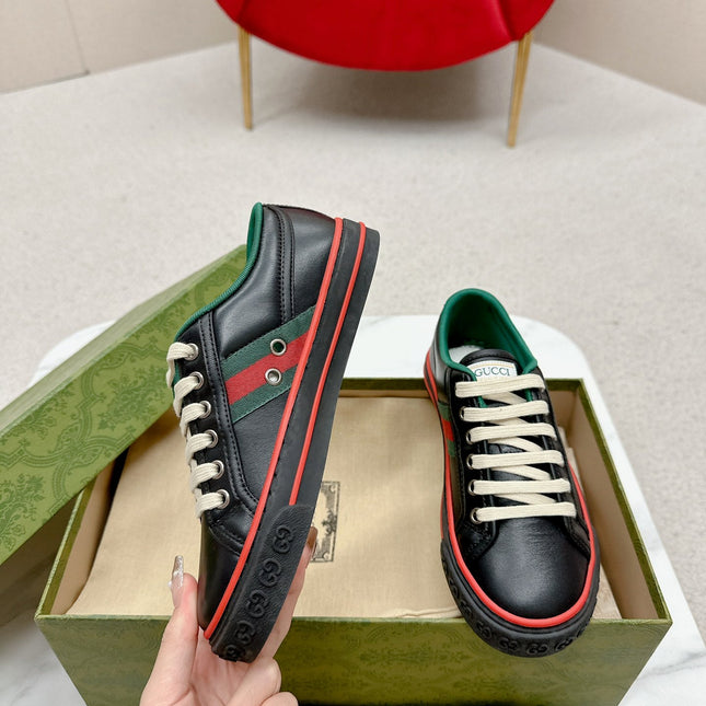 GUCCI 26S LOW TOP SNEAKERS IN BLACK CALFSKIN STYLE 17