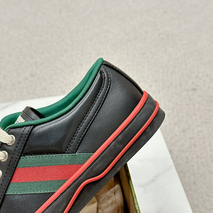 GUCCI 26S LOW TOP SNEAKERS IN BLACK CALFSKIN STYLE 17