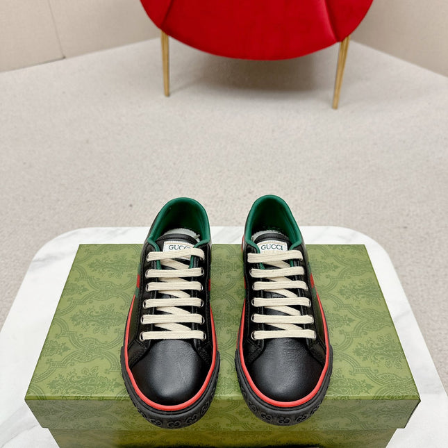 GUCCI 26S LOW TOP SNEAKERS IN BLACK CALFSKIN STYLE 17