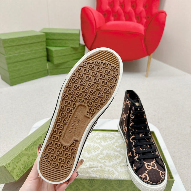 GUCCI 26S HIGH TOP SNEAKERS IN BROWN GG MONOGRAM CANVAS