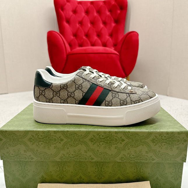 GUCCI 26S LOW TOP SNEAKERS IN BEIGE EBONY CANVAS STYLE 06