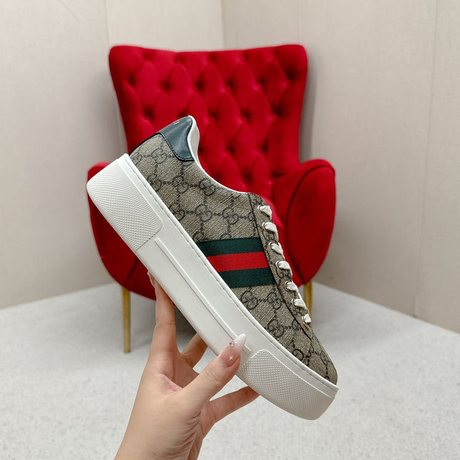 GUCCI 26S LOW TOP SNEAKERS IN BEIGE EBONY CANVAS STYLE 06