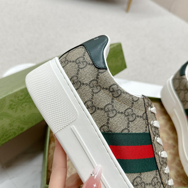 GUCCI 26S LOW TOP SNEAKERS IN BEIGE EBONY CANVAS STYLE 06