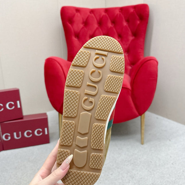 GUCCI 26S LOW TOP SNEAKERS IN OLIVE BROWN SUEDE STYLE 04