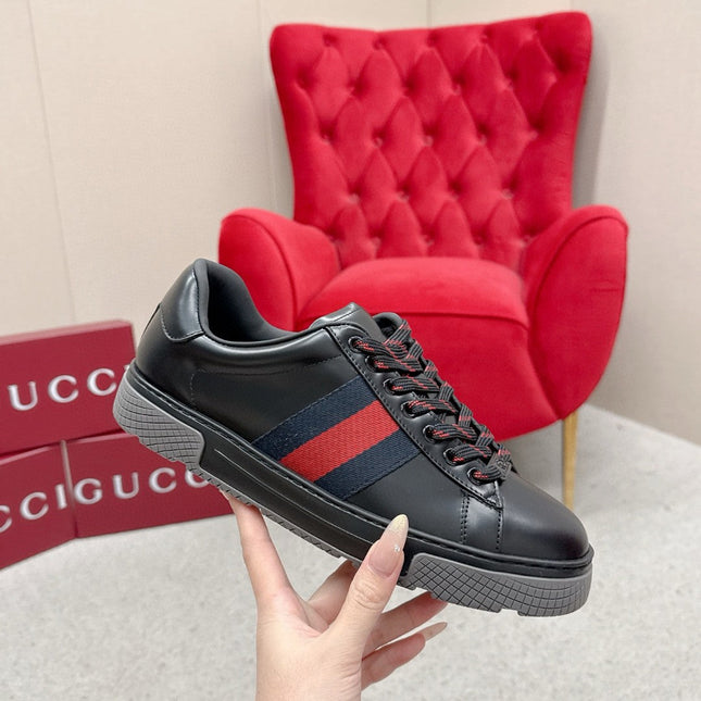 GUCCI 26S LOW TOP SNEAKERS IN BLACK CALFSKIN STYLE 03
