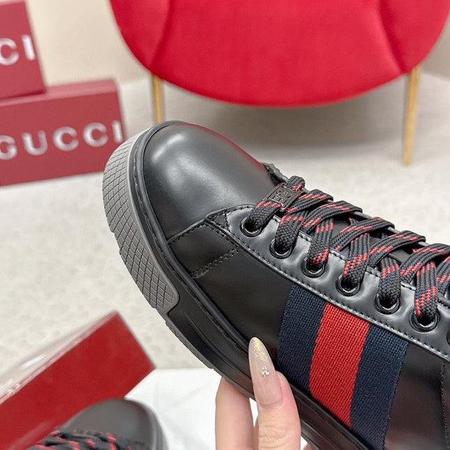 GUCCI 26S LOW TOP SNEAKERS IN BLACK CALFSKIN STYLE 03