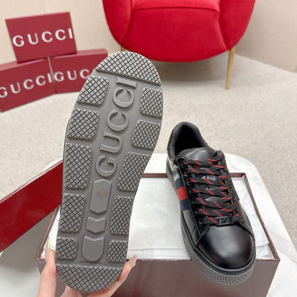 GUCCI 26S LOW TOP SNEAKERS IN BLACK CALFSKIN STYLE 03