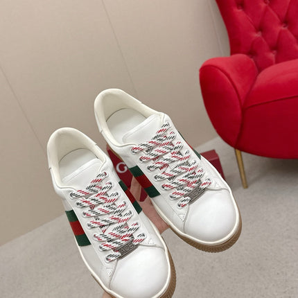 GUCCI 26S LOW TOP SNEAKERS IN WHITE CALFSKIN STYLE 02