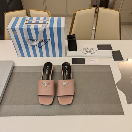 PRADA 26S OPEN TOE MULES 45MM IN BLUSH PINK SAFFIANO CALFSKIN WITH LOGO