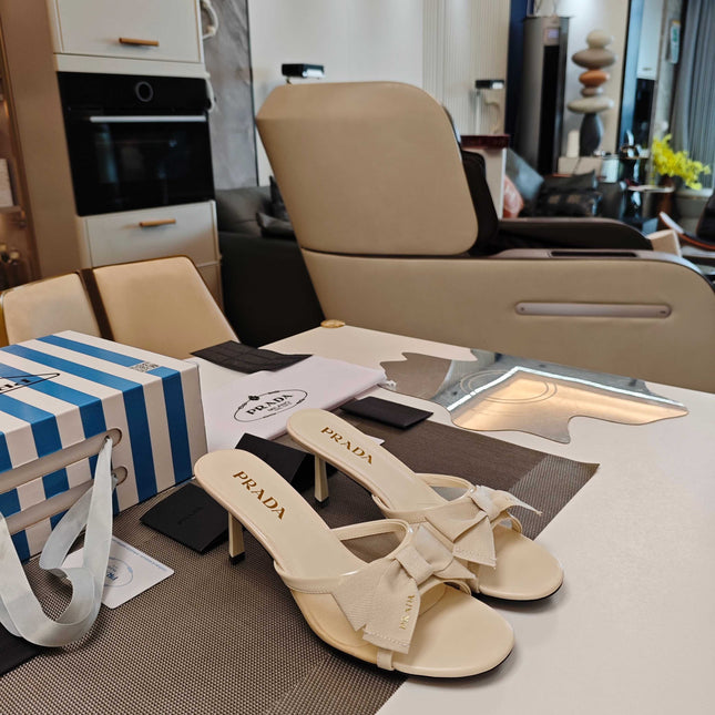PRADA 26S HEEL MULE SANDALS 75MM IN IVORY WHITE CALFSKIN WITH BOW