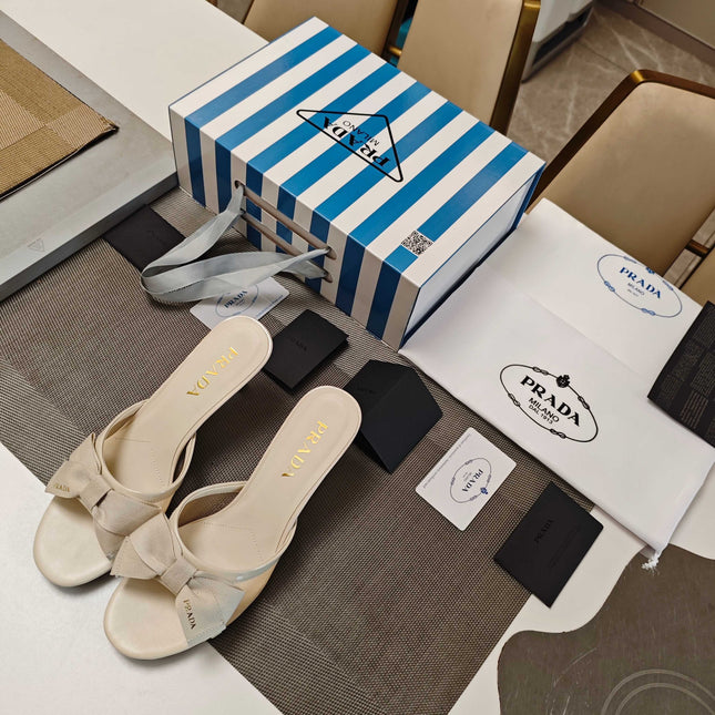 PRADA 26S HEEL MULE SANDALS 75MM IN IVORY WHITE CALFSKIN WITH BOW