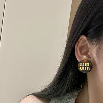 MIUMIU 26S ROUND LOGO STUD EARRINGS IN TORTOISE RESIN AND GOLD TONE METAL 633793