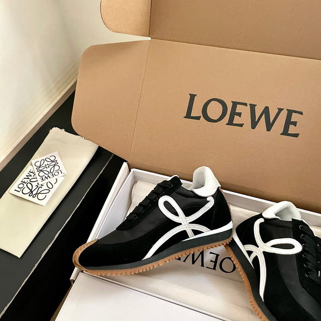 LOEWE 26S FLOW RUNNER SNEAKER IN BLACK SUEDE AND WHITE SHEEPSKIN