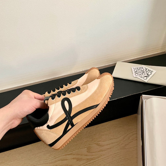 LOEWE 26S FLOW RUNNER SNEAKER IN LIGHT BROWN SUEDE AND BLACK SHEEPSKIN