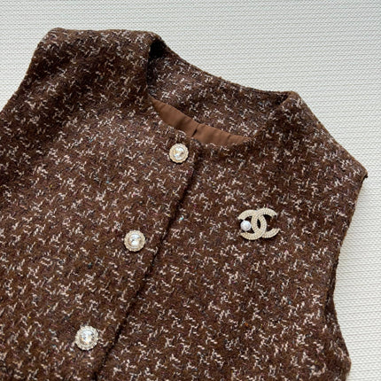 CHANEL 26S SLEEVELESS BLAZER 712