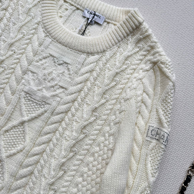 CHANEL 26S SWEATER 692