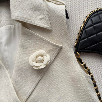 CHANEL 26S SLEEVELESS BLAZER 707