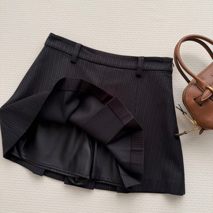 MIUMIU 26S SET VEST AND PLEATED SKIRT 867