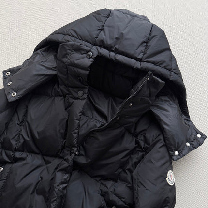 MONCLER 26S DOWN JACKET 796