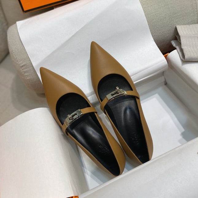 HM 26S KELLY BUCKLE MARY JANE POINTED FLATS IN BROWN CALFSKIN