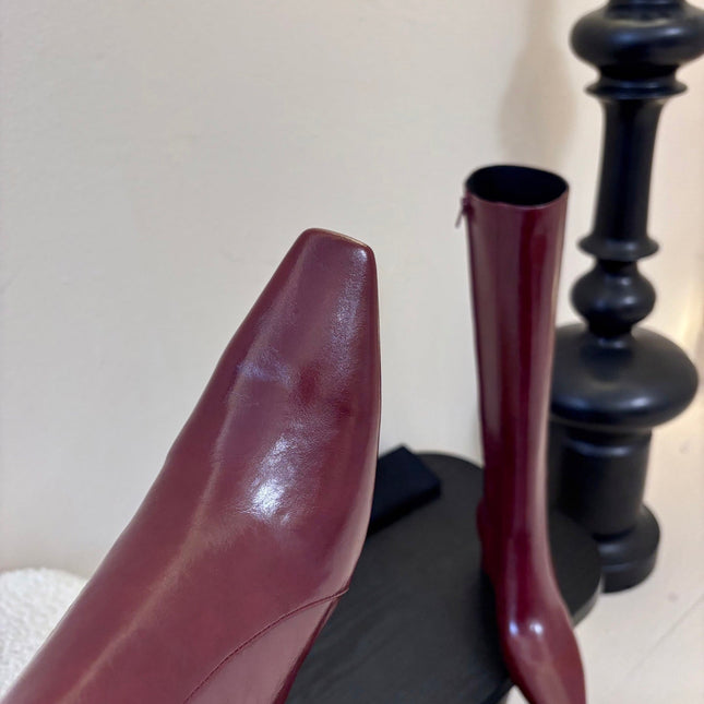 YSL 26S KNEE-HIGH HEELED BOOTS IN DARK RED SHINY CALFSKIN