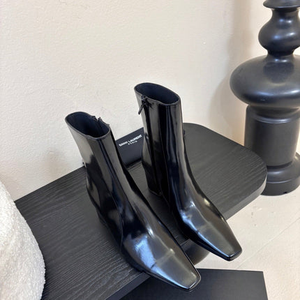 YSL 26S HEELED ANKLE BOOTS IN BLACK SHINY CALFSKIN