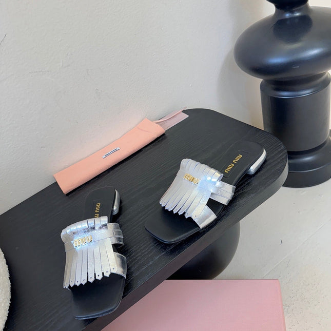 MIUMIU 26S FLAT SLIPPERS IN SILVER CALFSKIN
