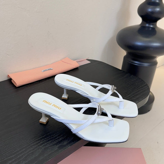 MIUMIU 26S LOW-HEEL THONG SANDALS IN WHITE CALFSKIN