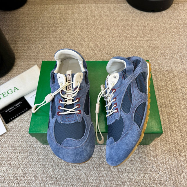 BOTTEGA VENETA 26S SNEAKERS IN NAVY BLUE SUEDE