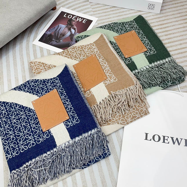 ANAGRAM SCARF 140 CM IN GREEN FOREST WOOL 410214