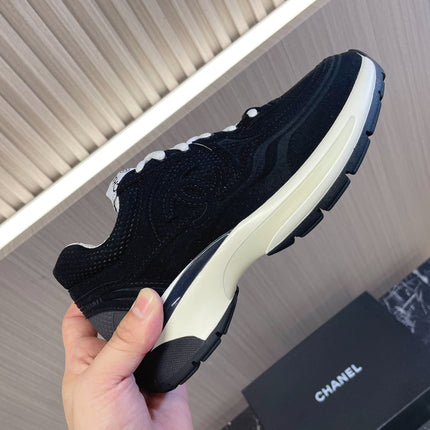 CHANEL 26S SNEAKER IN BLACK QUILTED CALFSKIN AND WHITE LOW TOP