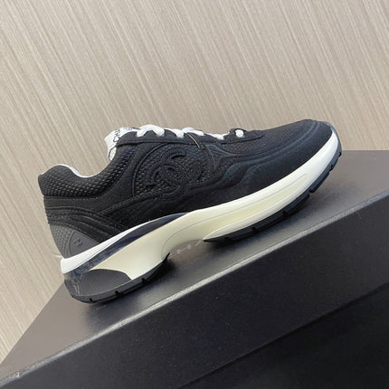CHANEL 26S SNEAKER IN BLACK QUILTED CALFSKIN AND WHITE LOW TOP