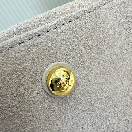 CHANEL 26S BUCKET SHOULDER BAG 26 IN LIGHT BEIGE SUEDE AND CALFSKIN GOLD HARDWARE