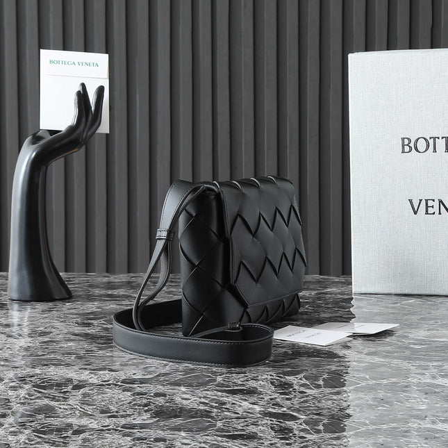 BOTTEGA VENETA 25S DIAGO 22 IN BLACK CALFSKIN PATENT SILVER HARDWARE