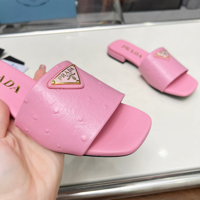 PRA SAFFIANO PATENT SLIDES OSTRICH MOTIF PINK CALFSKIN