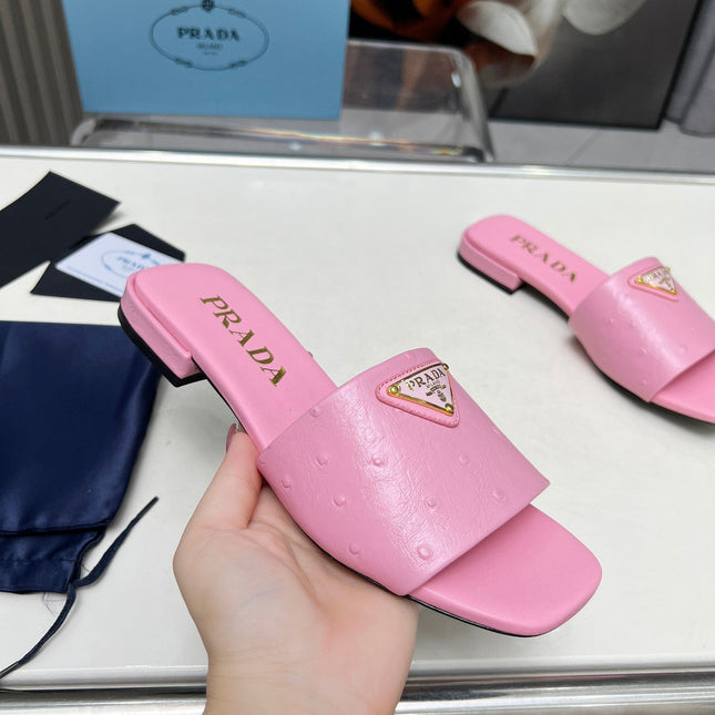 PRA SAFFIANO PATENT SLIDES OSTRICH MOTIF PINK CALFSKIN